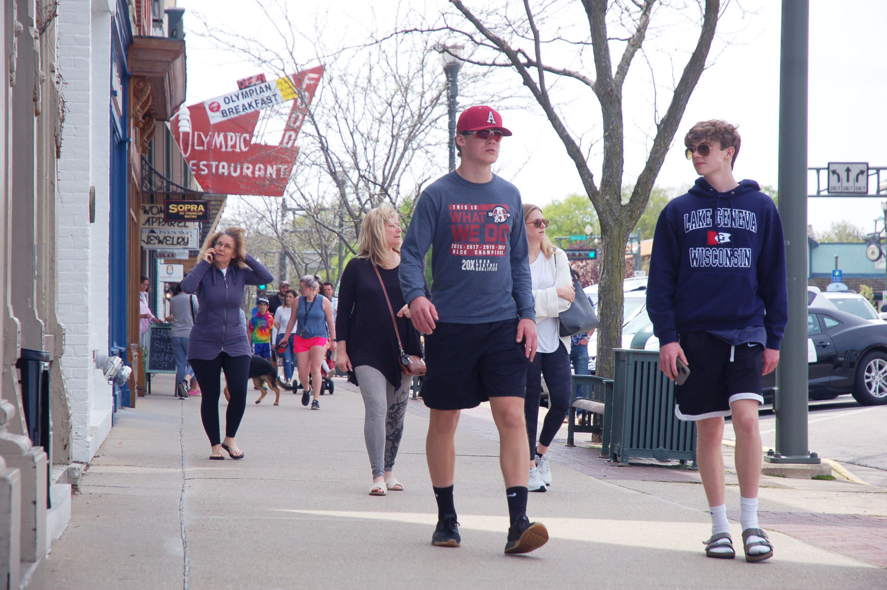 Shoppers return to Main Street during pandemic